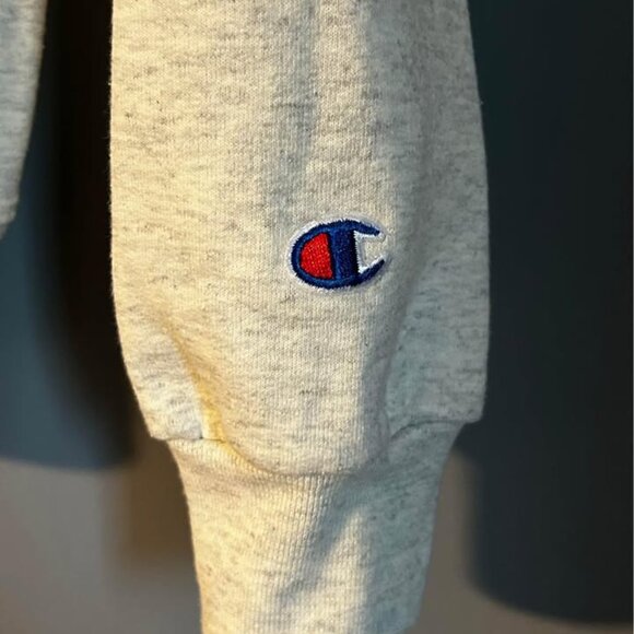 Notre Dame Champion Crewneck – Size Medium – Barely Worn - Picture 2 of 4